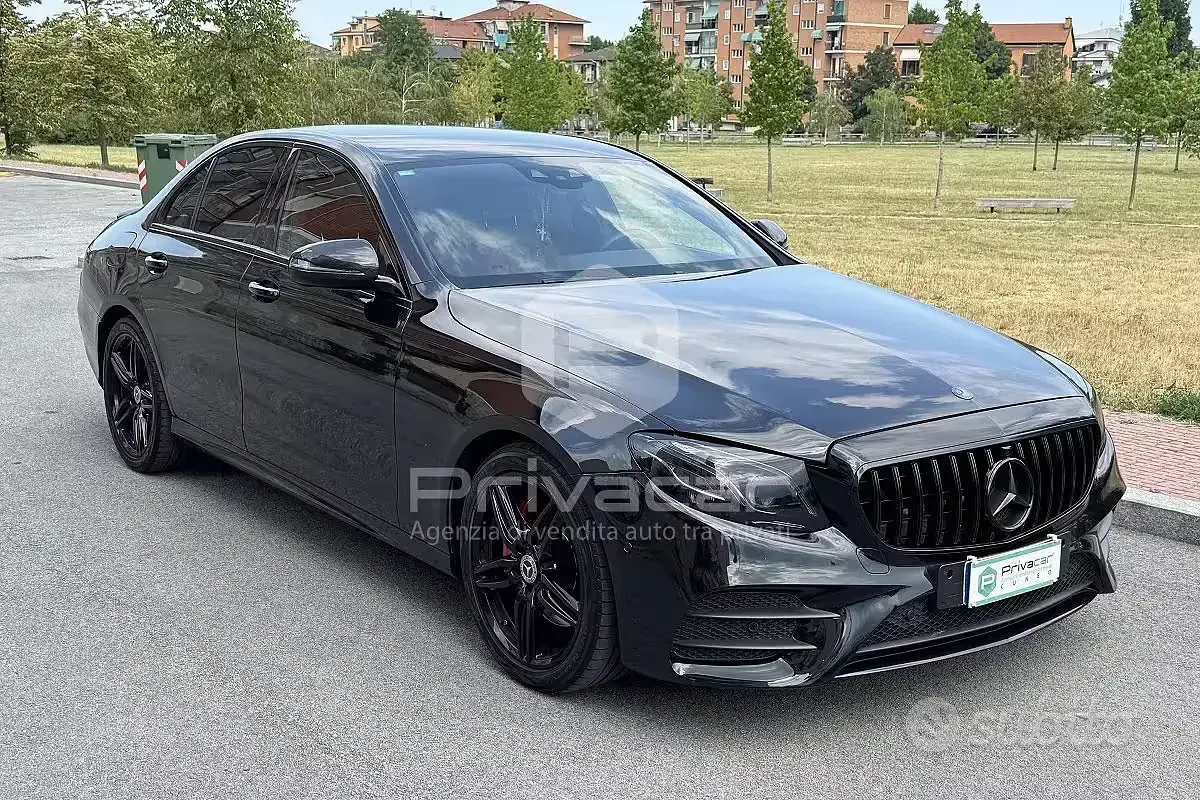 Usata Mercedes E220 AMG line 194 CV (142 kW) 2016 Nero Berlina