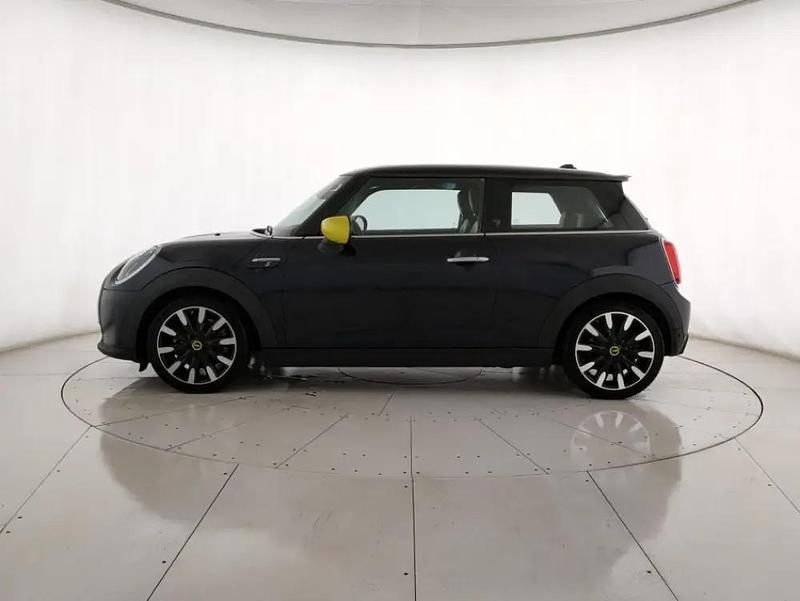 Usata Mini Cooper SE Essential 75 kW (102 CV) 2021 Blu Utilitaria