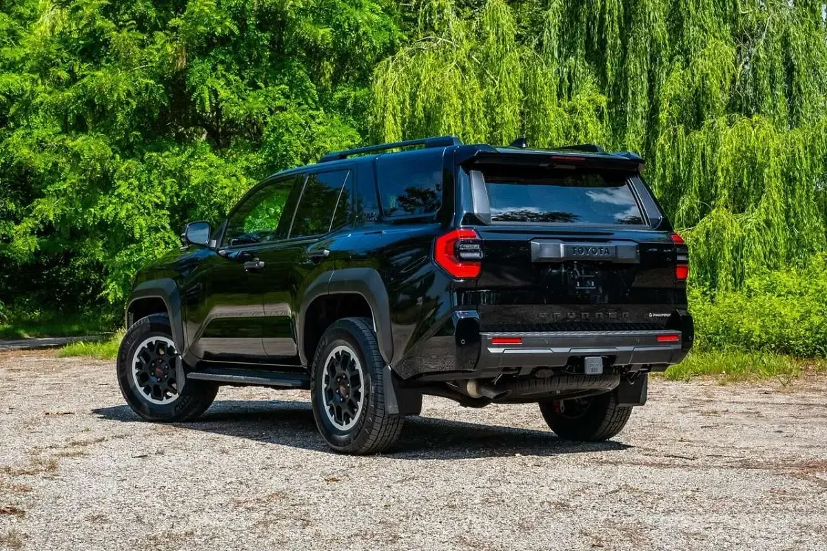 Nuova Toyota 4 Runner 326 CV (239 kW) 2026 Nero SUV