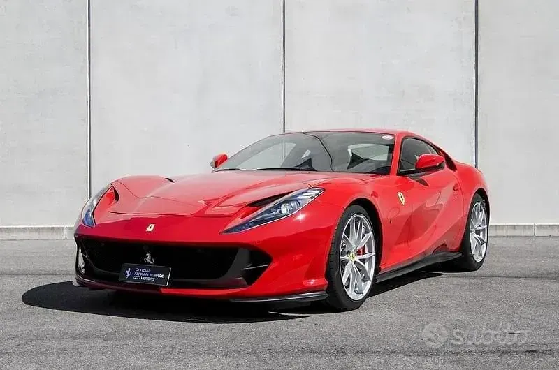 Usata Ferrari 812 799 CV (587 kW) 2019 Rosso Coupé