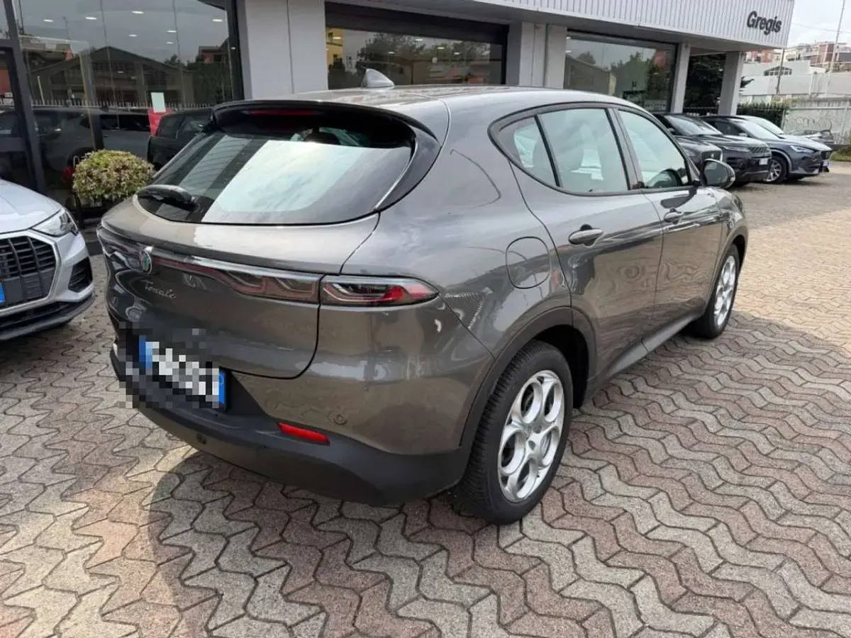 Usata Alfa Romeo Tonale Sprint 131 CV (96 kW) 2023 Grigio scuro SUV