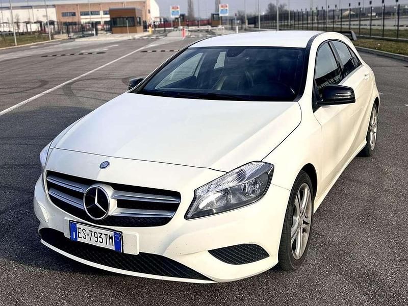 Usata Mercedes A180 122 CV (89 kW) 2013 Bianco Berlina