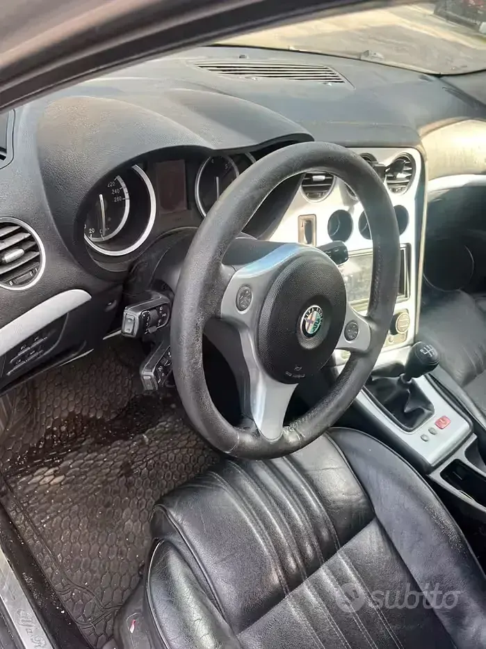 Usata Alfa Romeo 159 200 CV (147 kW) 2006 Grigio Berlina
