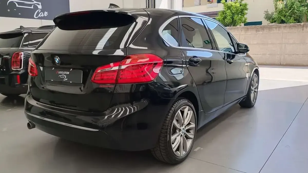 Usata BMW 218 Active Tourer Luxury Line 150 CV (110 kW) 2018 Nero Monovolume