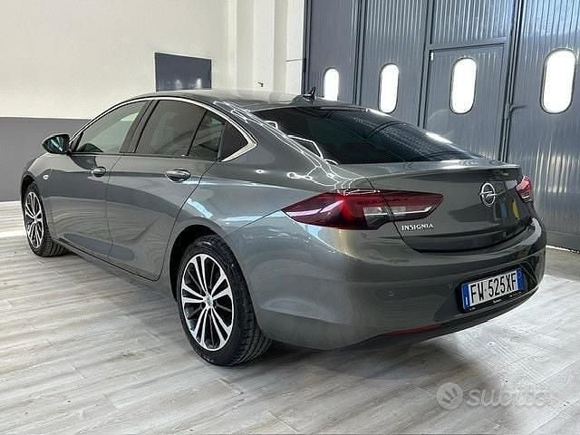 Usata Opel Insignia Innovation 136 CV (100 kW) 2019 Grigio Berlina