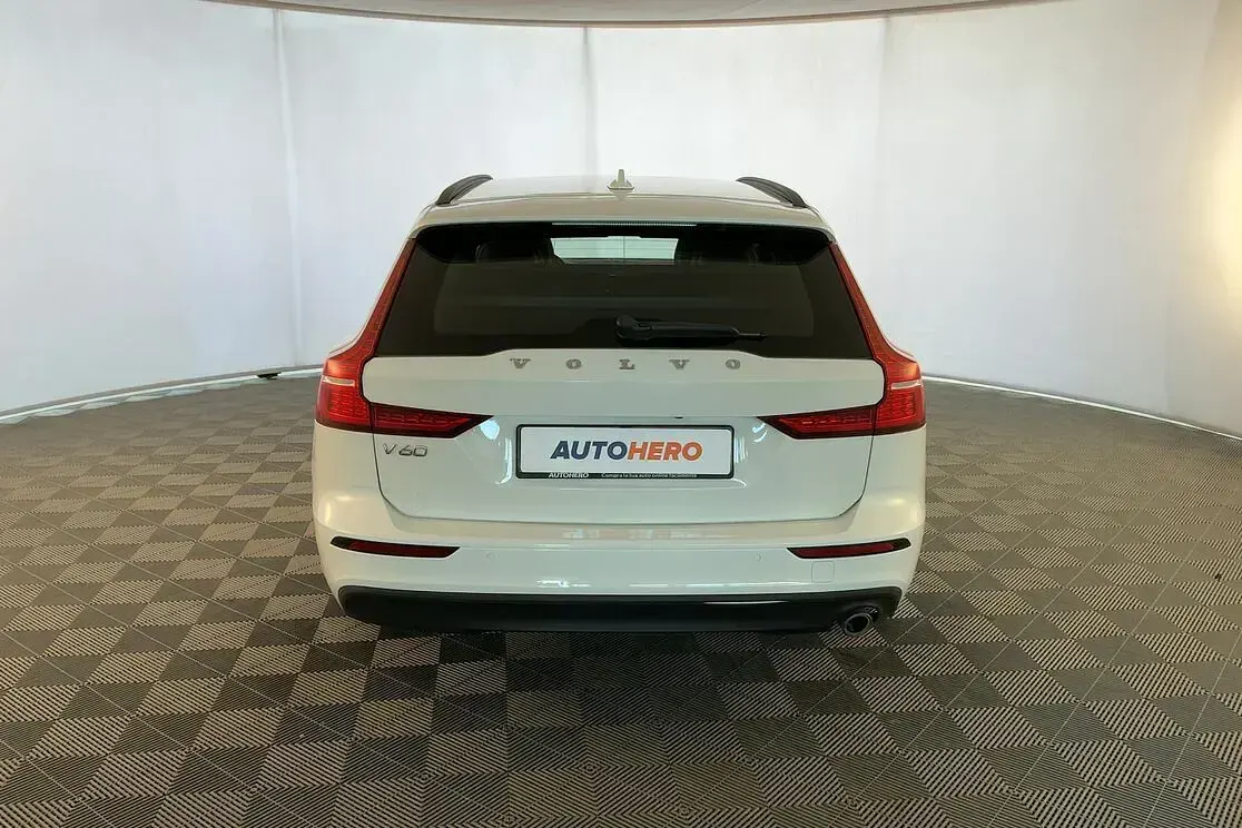 Usata Volvo V60 Business Edition 150 CV (110 kW) 2019 Bianco Station wagon