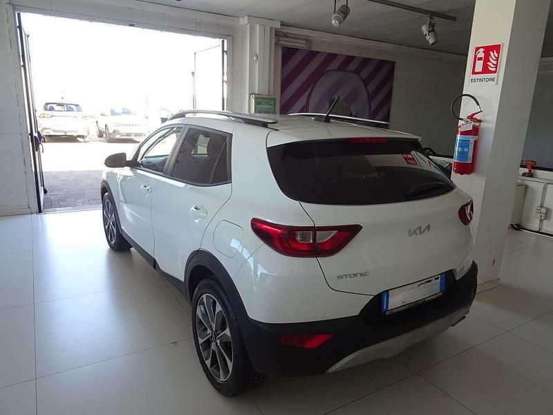 Usata Kia Stonic Style 100 CV (73 kW) 2023 Bianco SUV