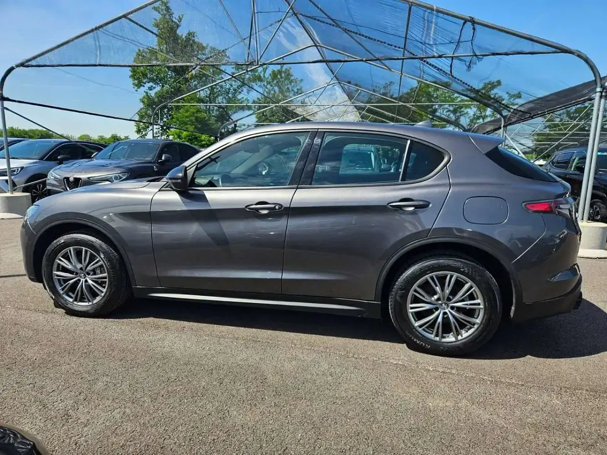 Usata Alfa Romeo Stelvio Super 209 CV (153 kW) 2023 Nero SUV