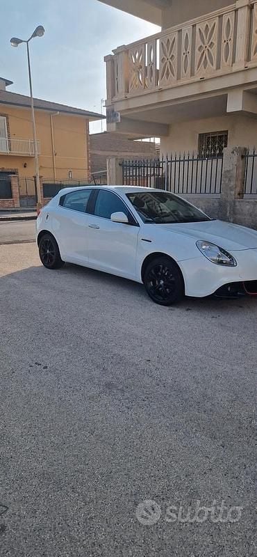 Usata Alfa Romeo Giulietta 140 CV (102 kW) 2011 Utilitaria