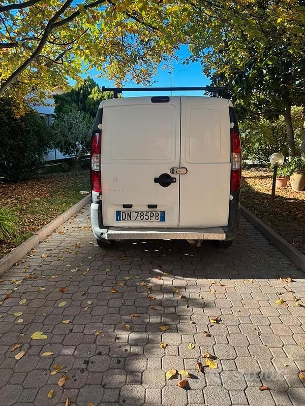 Usata Fiat Doblò 2008 Bianco Monovolume