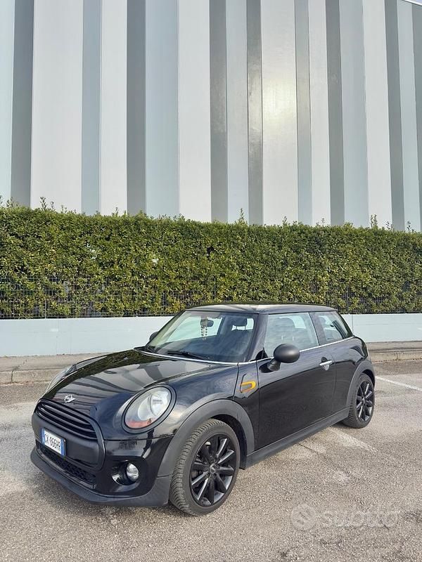Usata Mini ONE 75 CV (55 kW) 2016 Nero Utilitaria
