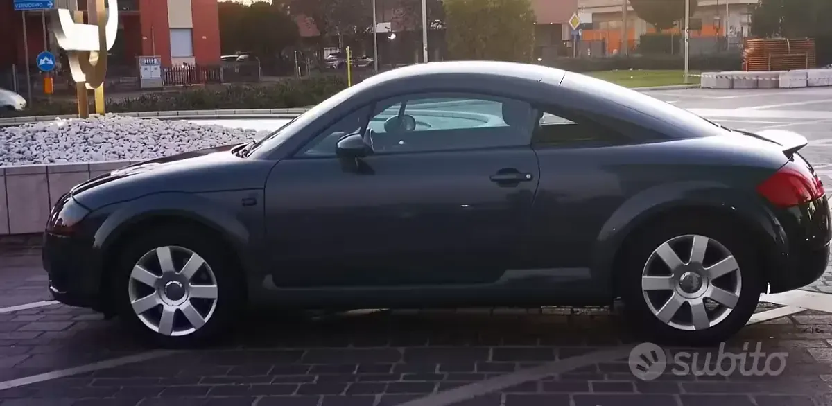 Second-hand Audi TT 150 CP (110 kW) 2004 Gri Coupe