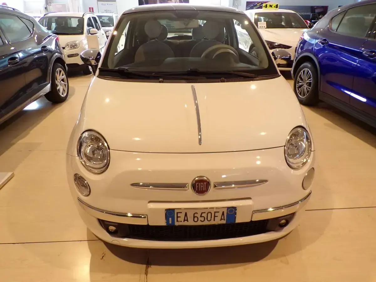 Usata Fiat 500 Lounge 69 CV (50 kW) 2010 Bianco pastello Berlina