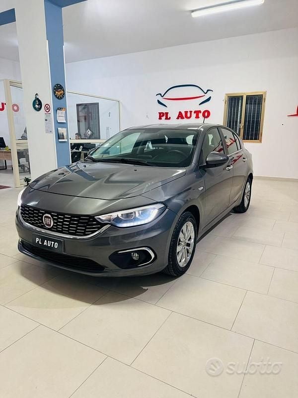 Usata Fiat Tipo Sport 120 CV (88 kW) 2019 Grigio Berlina