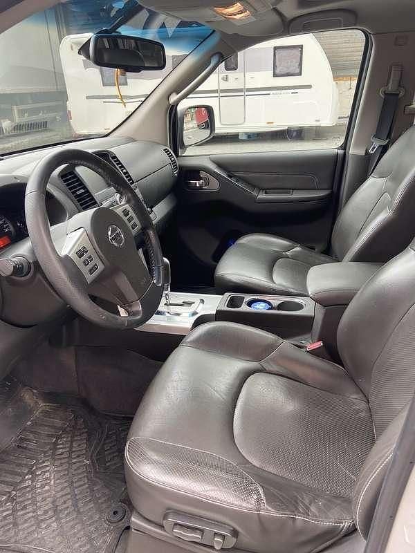 Usata Nissan Navara 190 CV (139 kW) 2010 Argento Pick-up