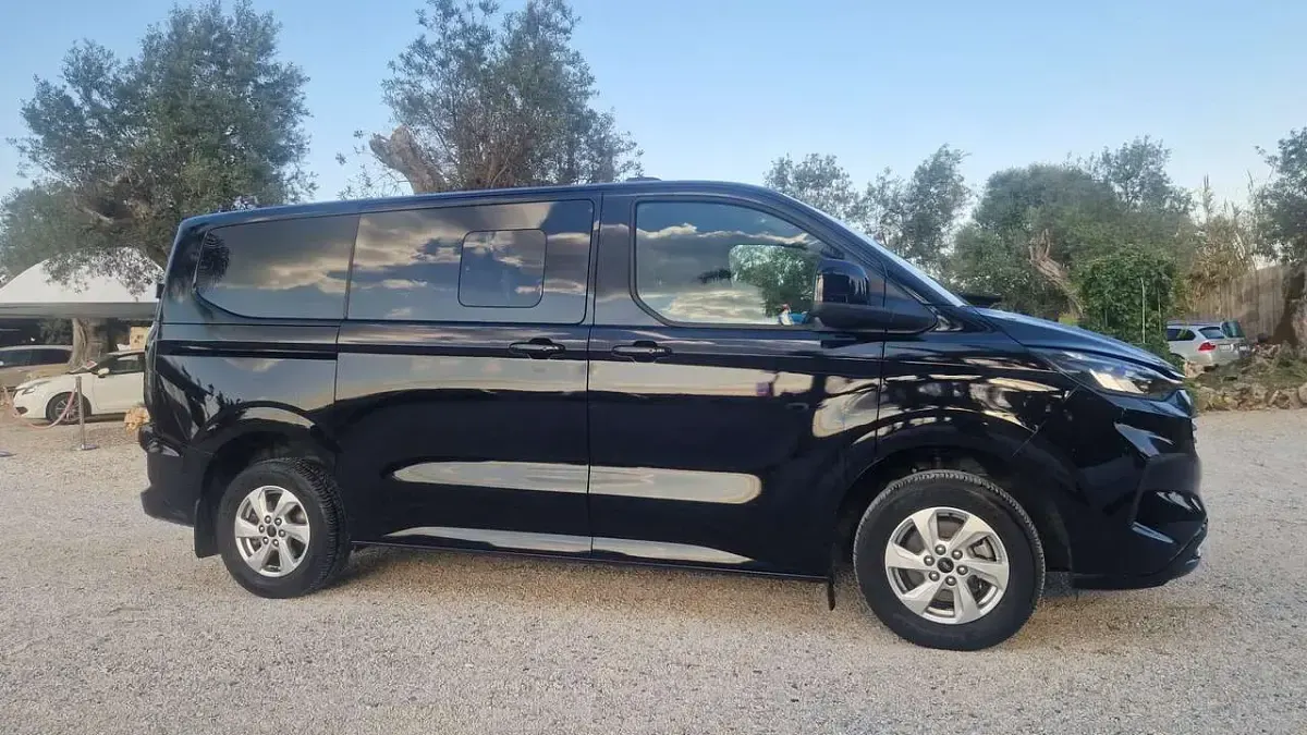 Usata Ford Transit Custom 150 CV (110 kW) 2025 Nero Furgone