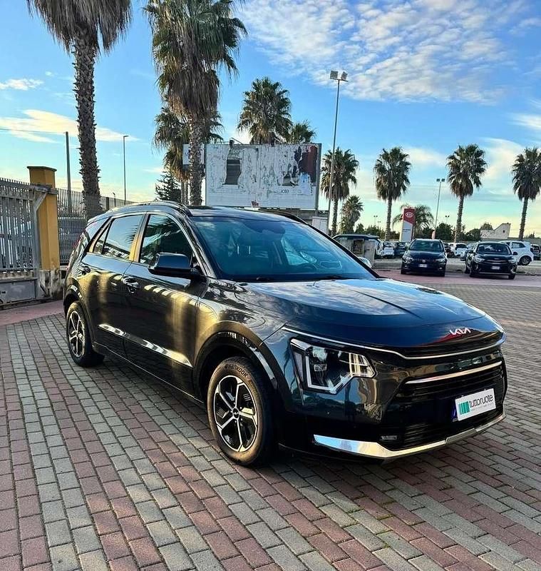 Usata Kia Niro Premium 105 CV (77 kW) 2022 Grigio SUV