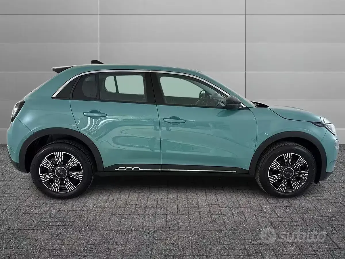 Usata Fiat 600 136 CV (100 kW) 2025 Bluazzurro SUV