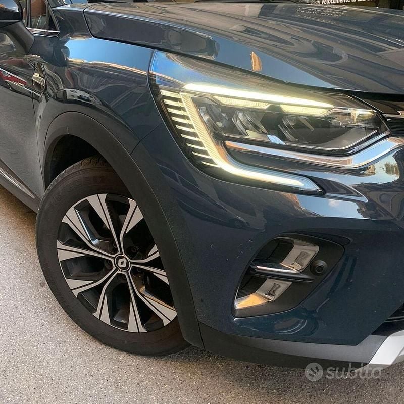 Usata Renault Captur Techno 101 CV (74 kW) 2022 Blu SUV