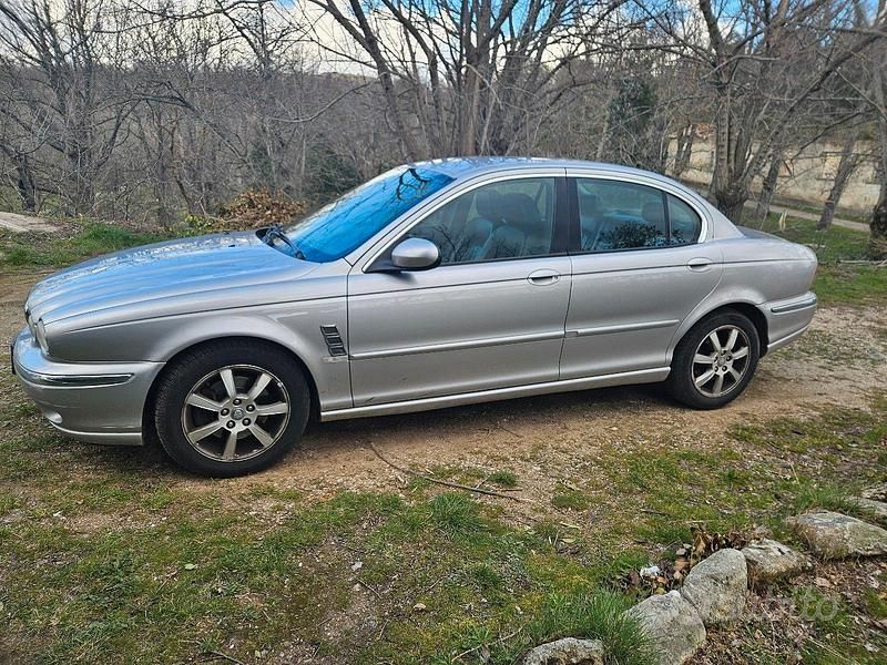 Usata Jaguar X-type 131 CV (96 kW) 2003 Grigio Berlina