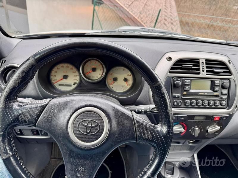 Usata Toyota RAV4 2003 Grigio SUV