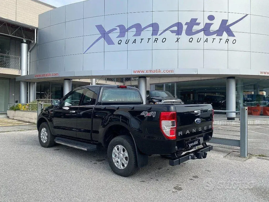 Usata Ford Ranger XLT 160 CV (117 kW) 2017 Nero metallizzato Pick-up