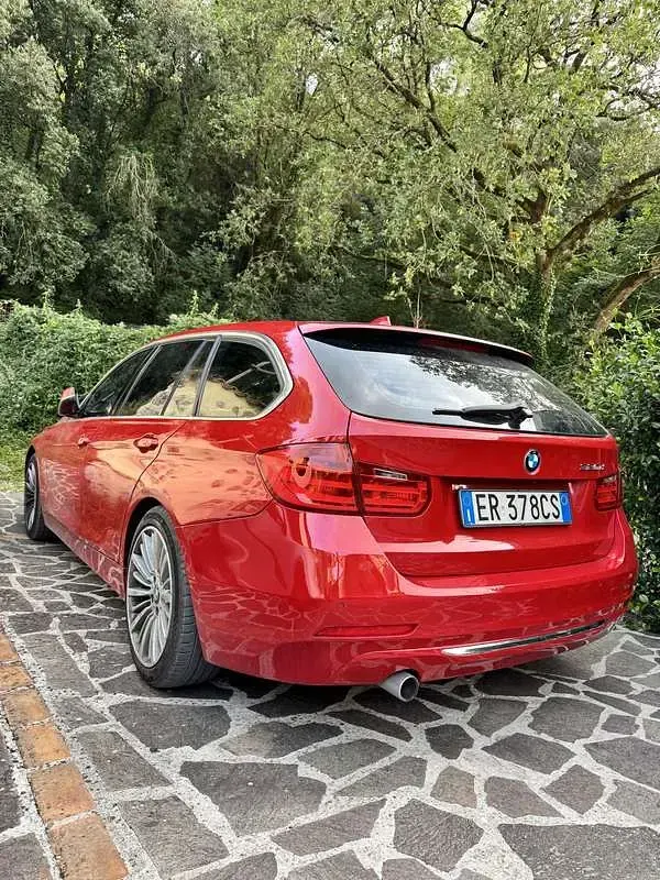 Usata BMW 320 Luxury Line 184 CV (135 kW) 2013 Rosso Station wagon