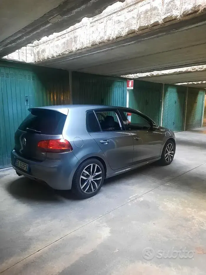 Usata VW Golf VII Edition 122 CV (89 kW) 2012 Grigio Berlina
