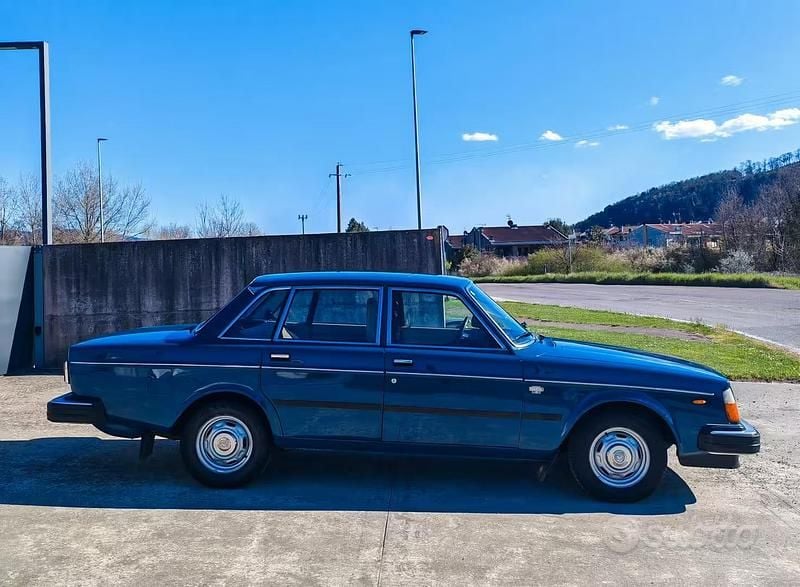Usata Volvo 244 106 CV (77 kW) 1970 Blu Berlina