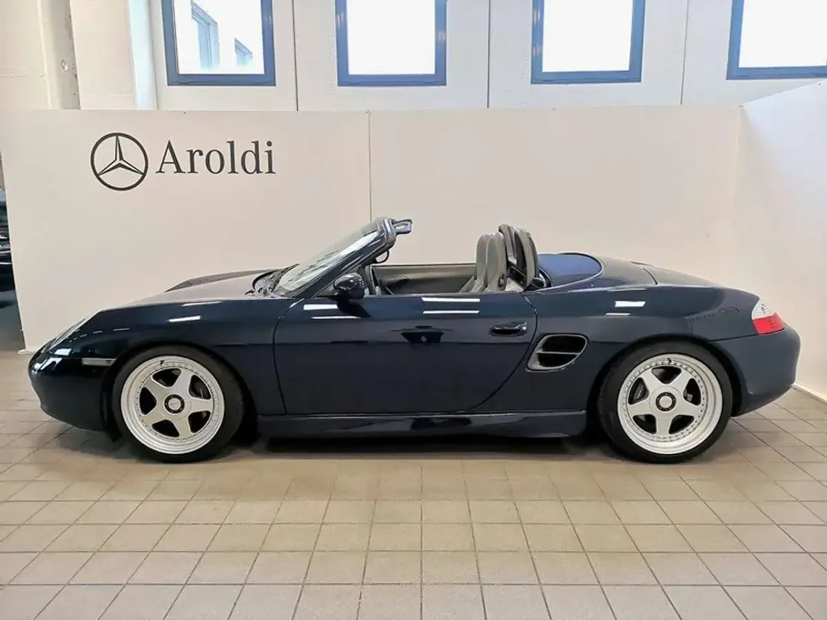 Second-hand Porsche Boxster 204 CP (150 kW) 1998 Albastru Cabrio