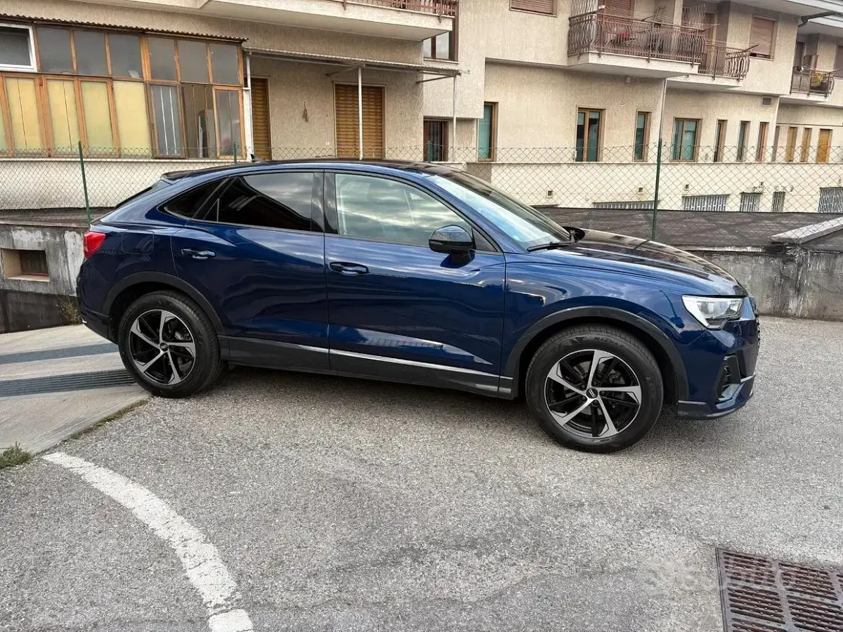 Usata Audi Q3 Sportback S-Line 150 CV (110 kW) 2021 Bluazzurro SUV