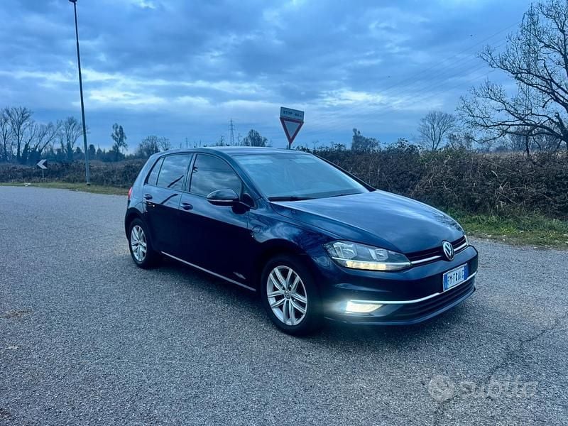 Blu Usata 2017 VW Golf VII Due volumi | 9900 € (Ottimo prezzo) - Immagine 1/4