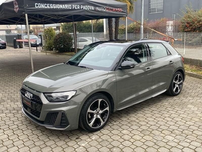 Grigio Usata 2025 Audi A1 Tre volumi | 27.501 € (Buon prezzo) - Immagine 1/4