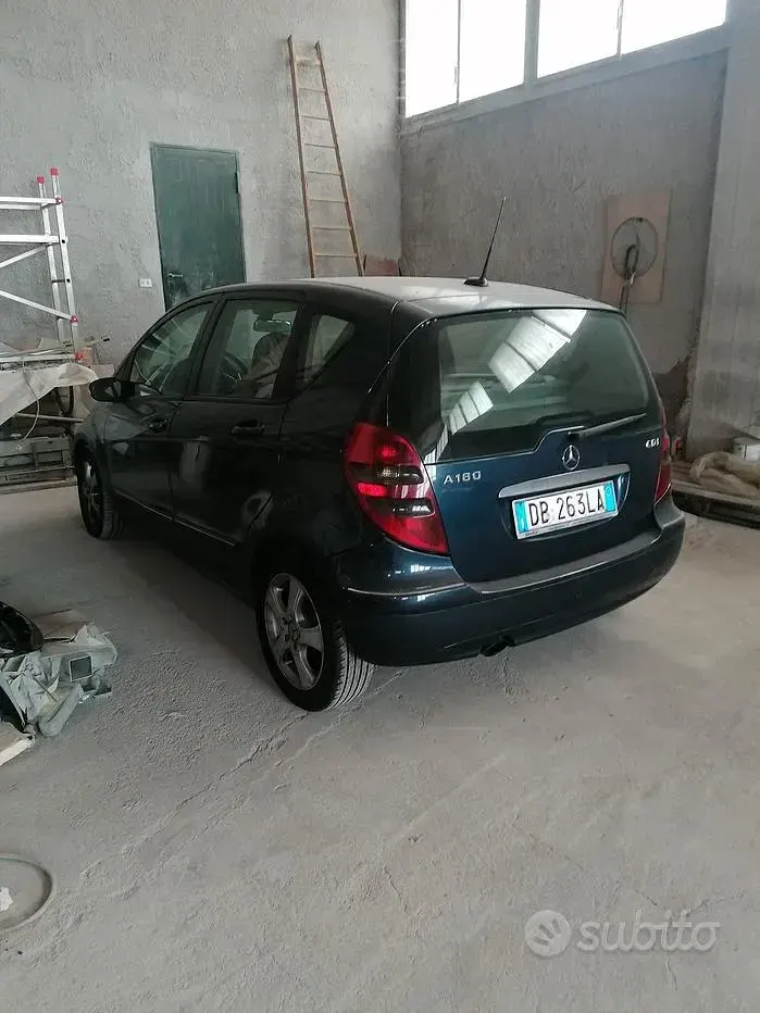 Usata Mercedes A180 109 CV (80 kW) 2006 Bluazzurro Berlina