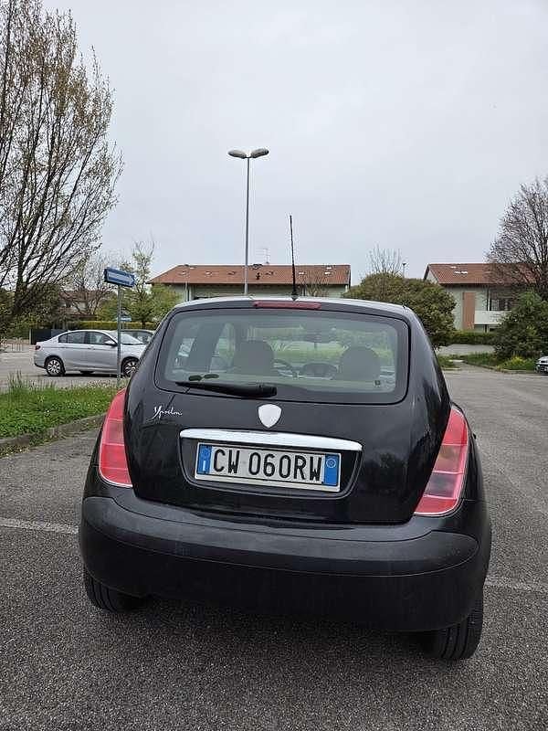 Usata Lancia Ypsilon 80 CV (58 kW) 2005 Nero Utilitaria