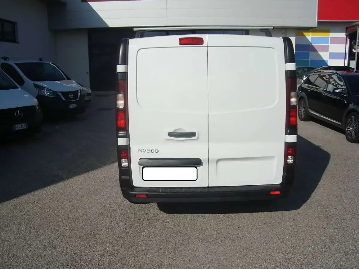 Usata Nissan NV300 121 CV (88 kW) 2019 Bianco Furgone