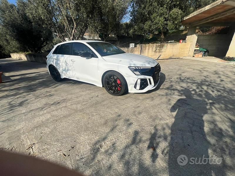 Bianco Usata 2022 Audi RS3 Tre volumi | 52.000 € (Buon prezzo) - Immagine 1/4