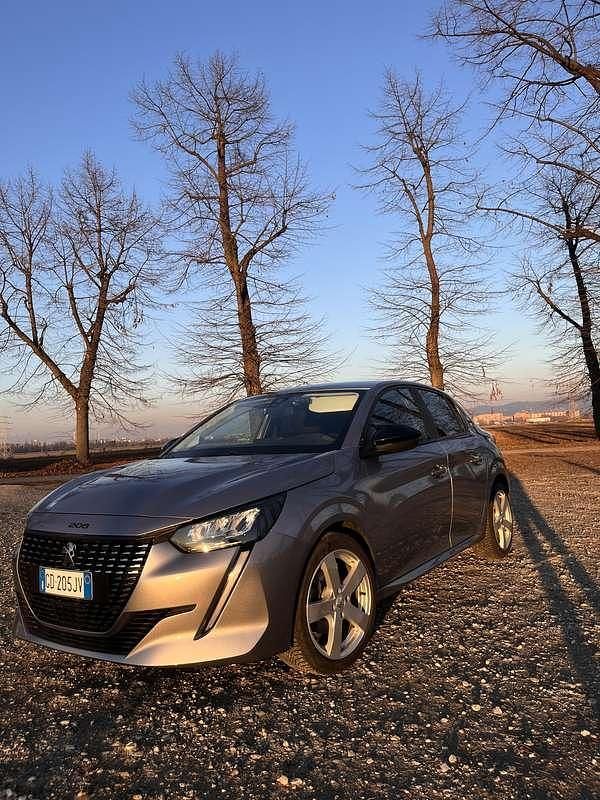 Usata Peugeot 208 Allure 101 CV (74 kW) 2020 Utilitaria