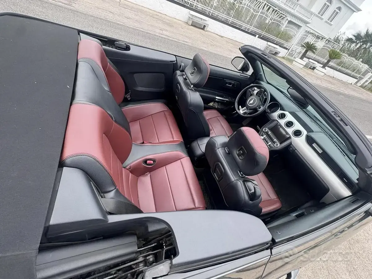 Usata Ford Mustang 317 CV (233 kW) 2017 Grigio Cabrio