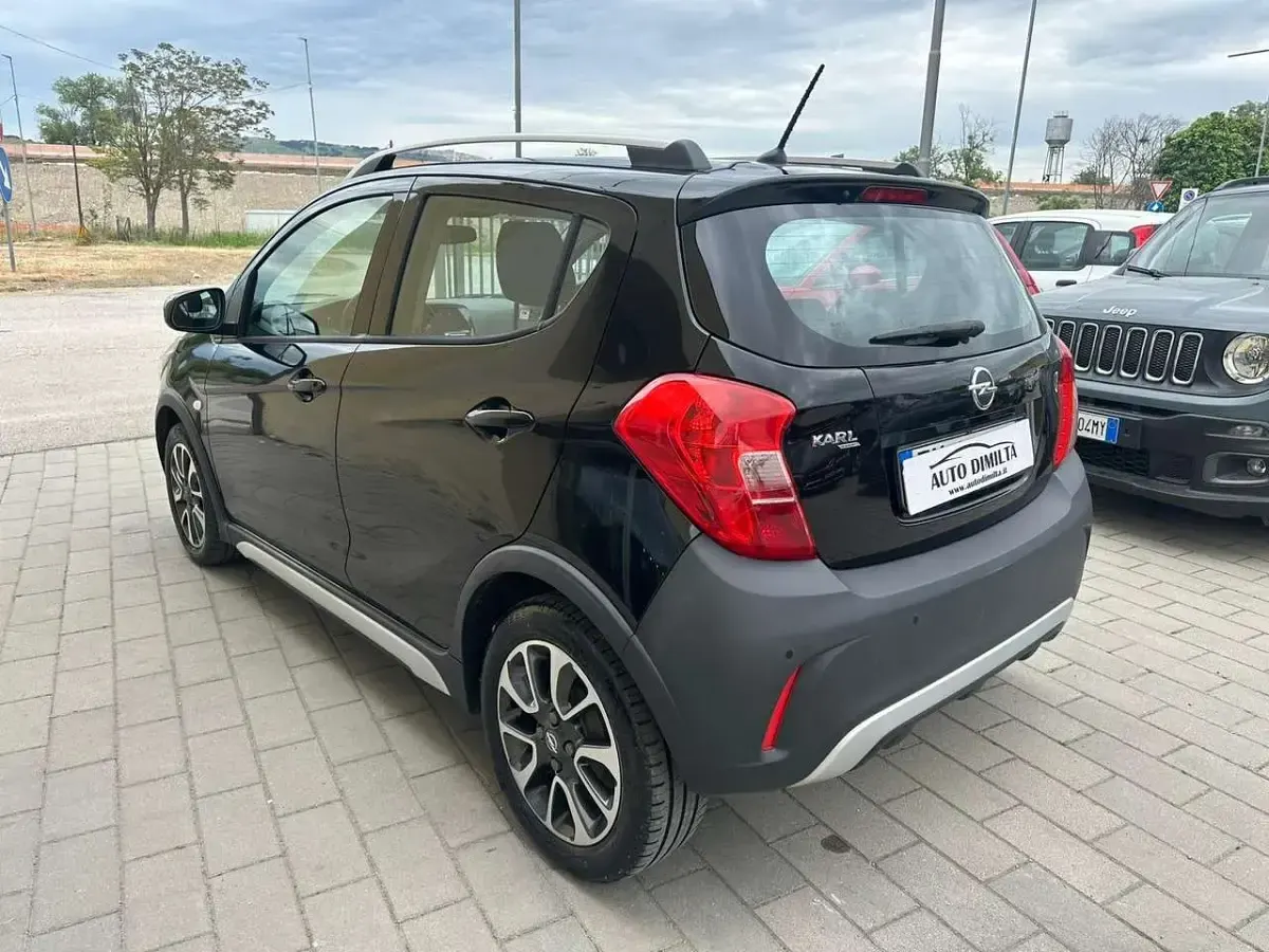 Usata Opel Karl Rocks 73 CV (53 kW) 2019 Nero Utilitaria