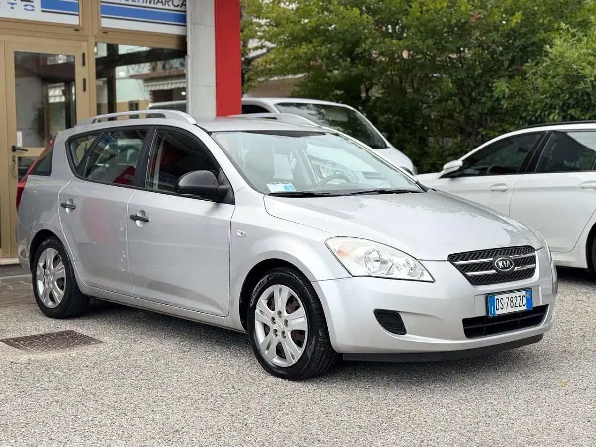 Usata Kia Ceed GT LX 90 CV (66 kW) 2008 Argento Station wagon
