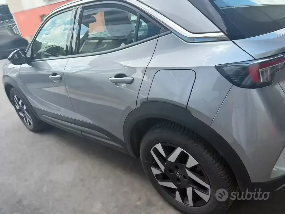 Usata Opel Mokka Elegance 101 CV (74 kW) 2023 Grigio SUV