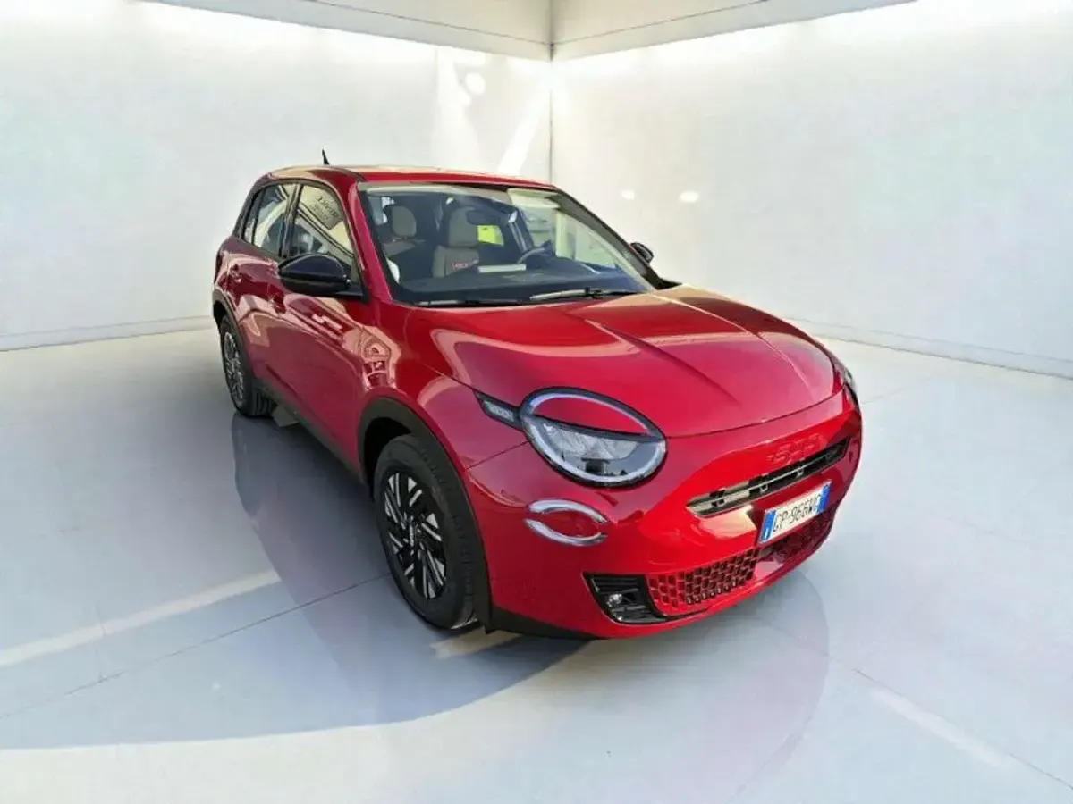 Usata Fiat 600E Red 114 kW (156 CV) 2023 Rosso SUV