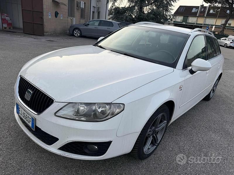 Usado Seat Exeo Style 120 CV (88 kW) 2011 Blanco Berlina