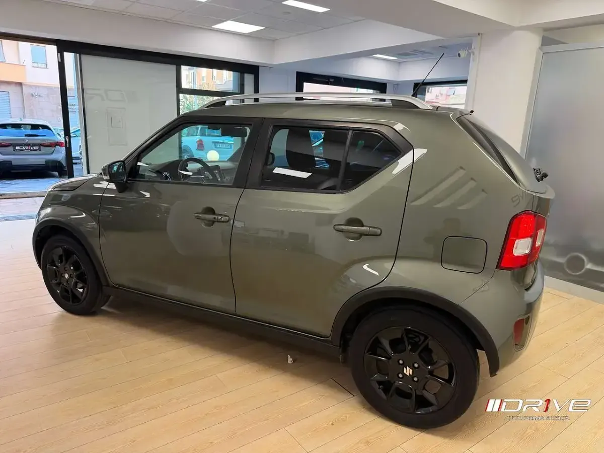Usado Suzuki Ignis 83 CV (61 kW) 2021 Verde SUV
