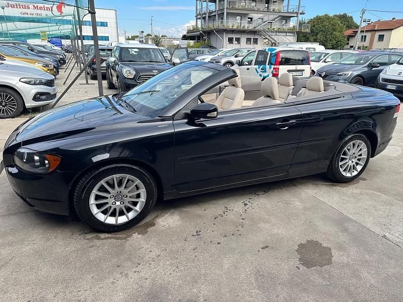 Usata Volvo C70 Momentum 179 CV (131 kW) 2007 Nero Cabrio