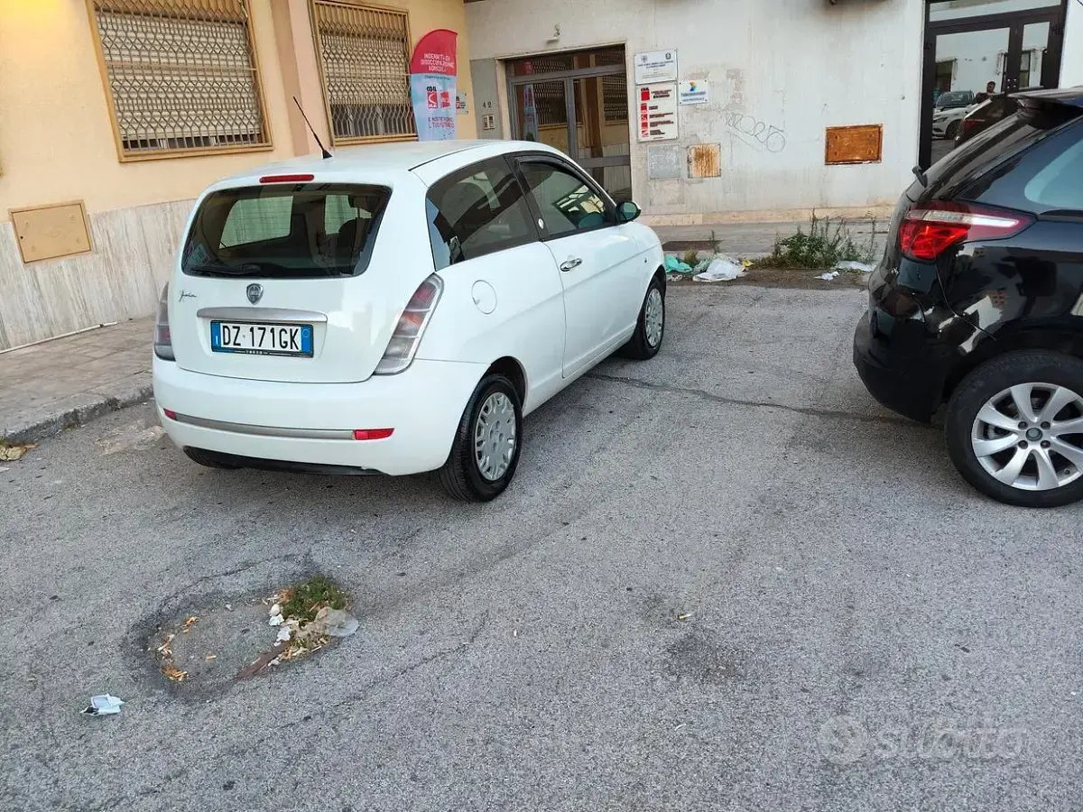 Usata Lancia Ypsilon 77 CV (56 kW) 2009 Bianco Utilitaria