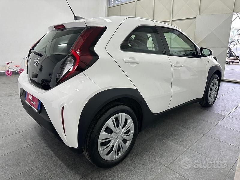 Usata Toyota Aygo X Active 72 CV (52 kW) 2024 Bianco SUV