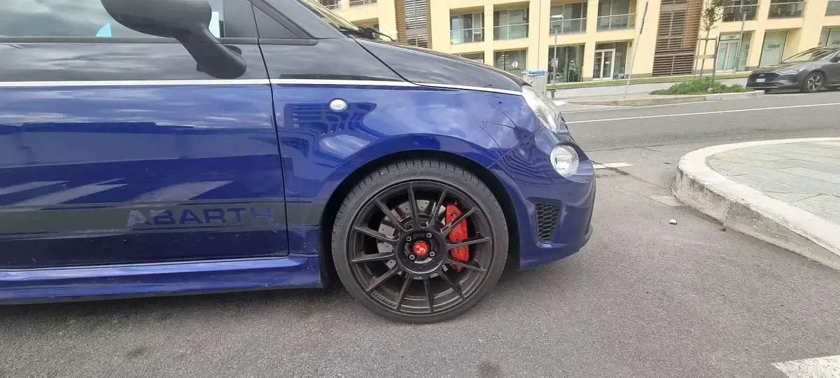 Usata Abarth 595 Competizione 179 CV (131 kW) 2018 Blu/azzurro Utilitaria