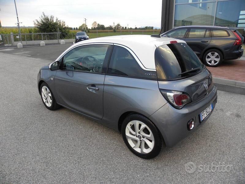 Usata Opel Adam Glam 87 CV (63 kW) 2016 Grigio scuro Utilitaria